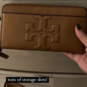 brown tory burch emblem wallet